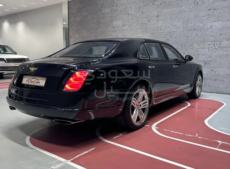 2011 بنتلي مولسان