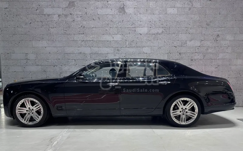 2011 بنتلي مولسان