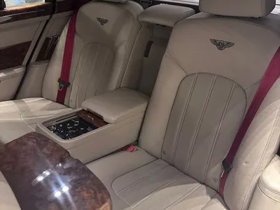 2011 بنتلي مولسان