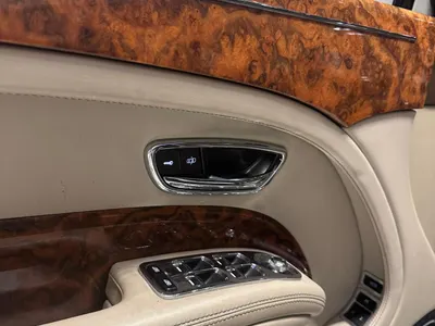 2011 بنتلي مولسان