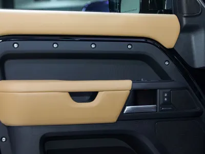 2026 لاند روفر ديفيندر اس اي