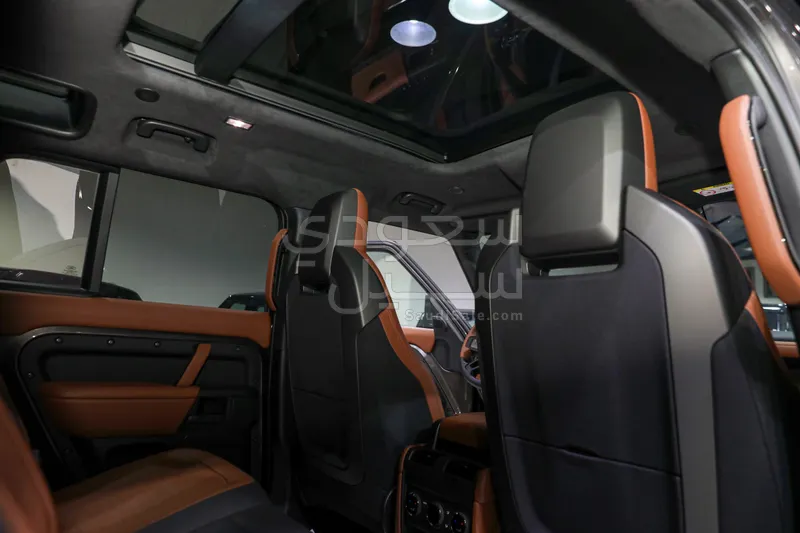 2025 لاند روفر ديفيندر اوكتا