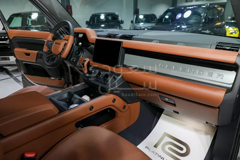 2025 لاند روفر ديفيندر اوكتا