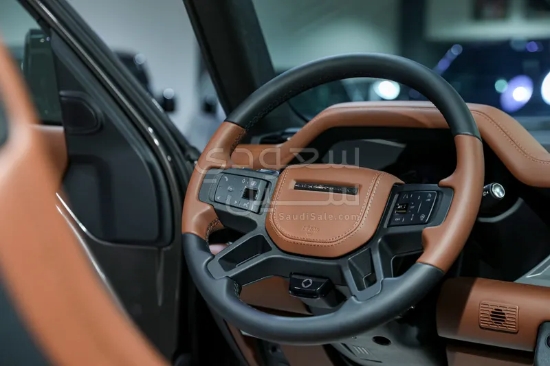 2025 لاند روفر ديفيندر اوكتا