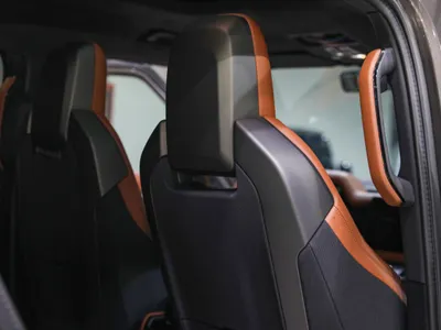 2025 لاند روفر ديفيندر اوكتا