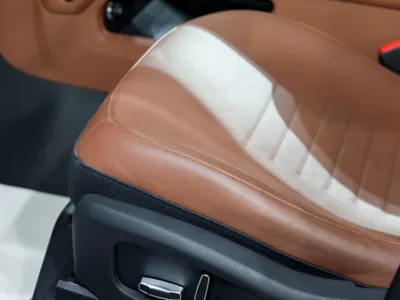 2025 لاند روفر ديفيندر اوكتا