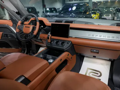 2025 لاند روفر ديفيندر اوكتا