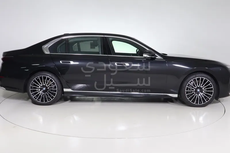 2026 بي ام دبليو الفئة السابعة 740أي