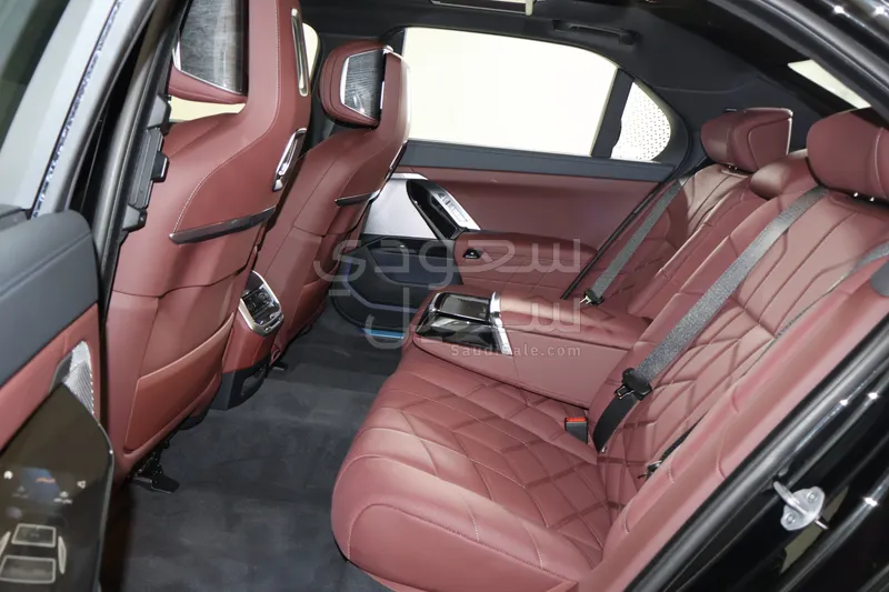 2026 بي ام دبليو الفئة السابعة 740أي