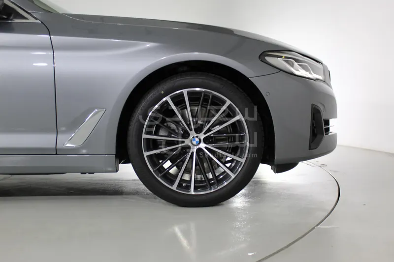 2023 بي ام دبليو الفئة الخامسة 520 أي