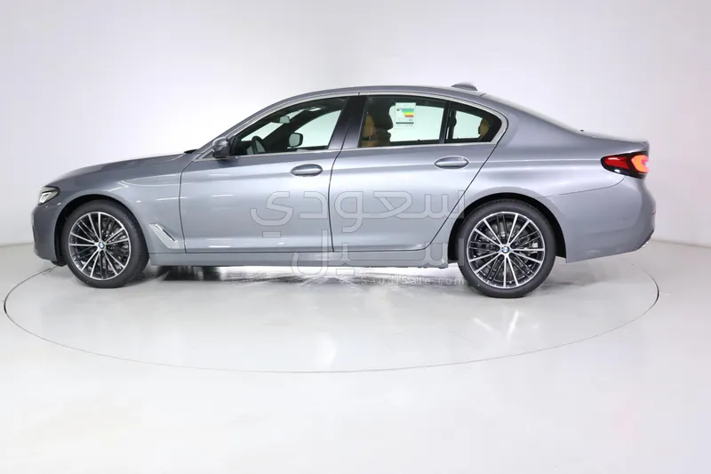 2023 بي ام دبليو الفئة الخامسة 520 أي