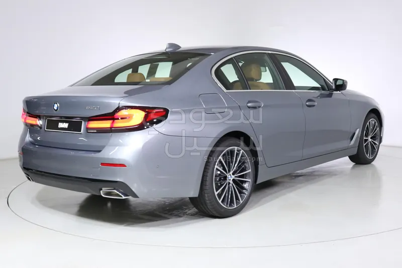 2023 بي ام دبليو الفئة الخامسة 520 أي