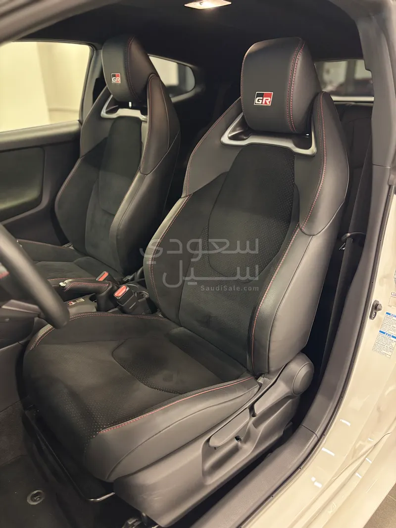 2023 تويوتا ياريس جي ار