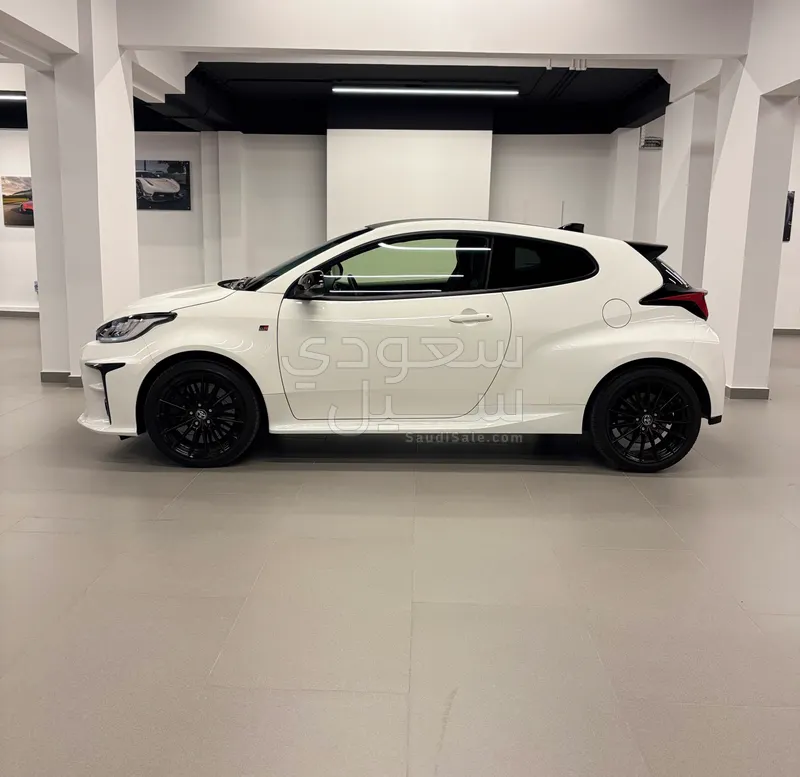 2023 تويوتا ياريس جي ار