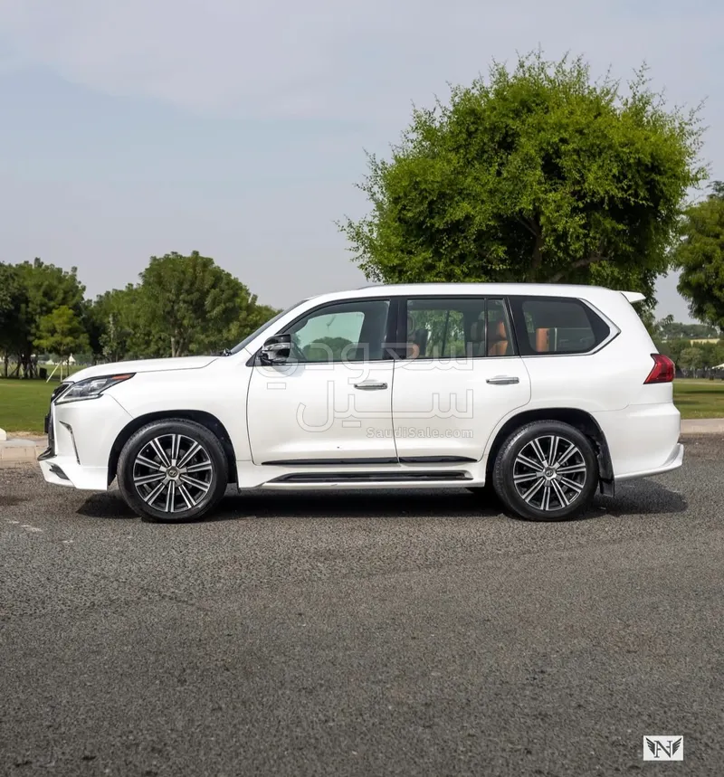 2018 لكزس إل إكس 570 اس