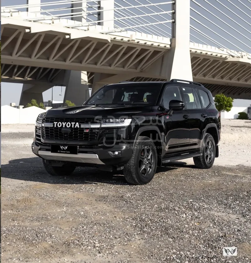 2024 تويوتا لاند كروزر جي ار سبورت