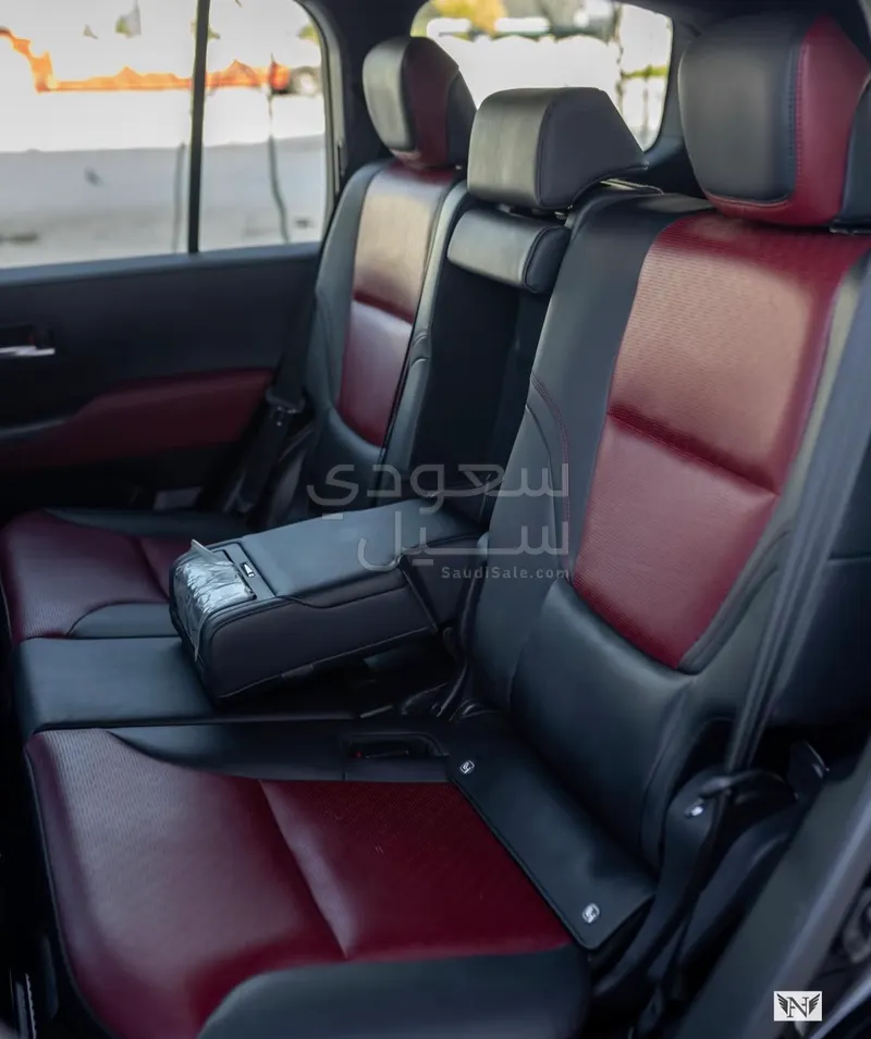 2024 تويوتا لاند كروزر جي ار سبورت