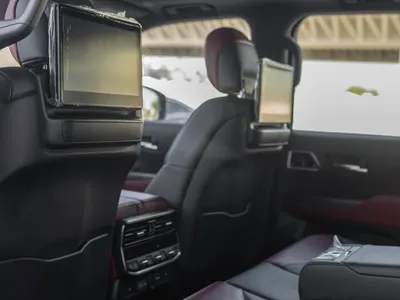 2024 تويوتا لاند كروزر جي ار سبورت