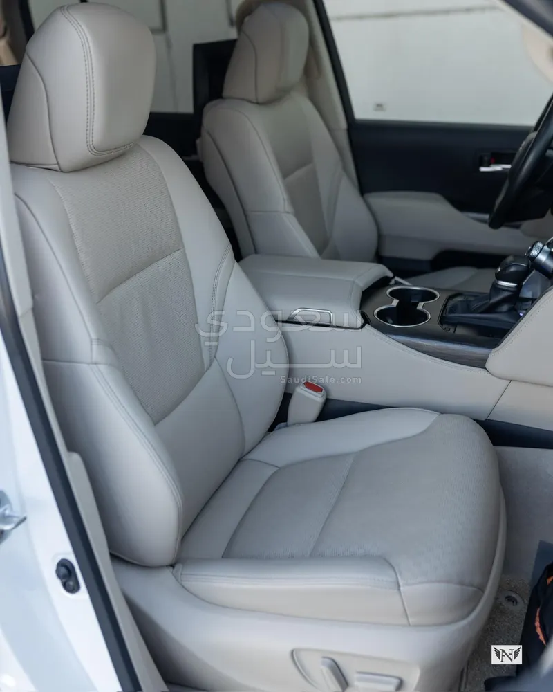 2023 تويوتا لاند كروزر في اكس ار