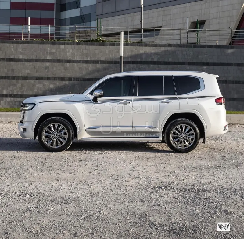 2023 تويوتا لاند كروزر في اكس ار