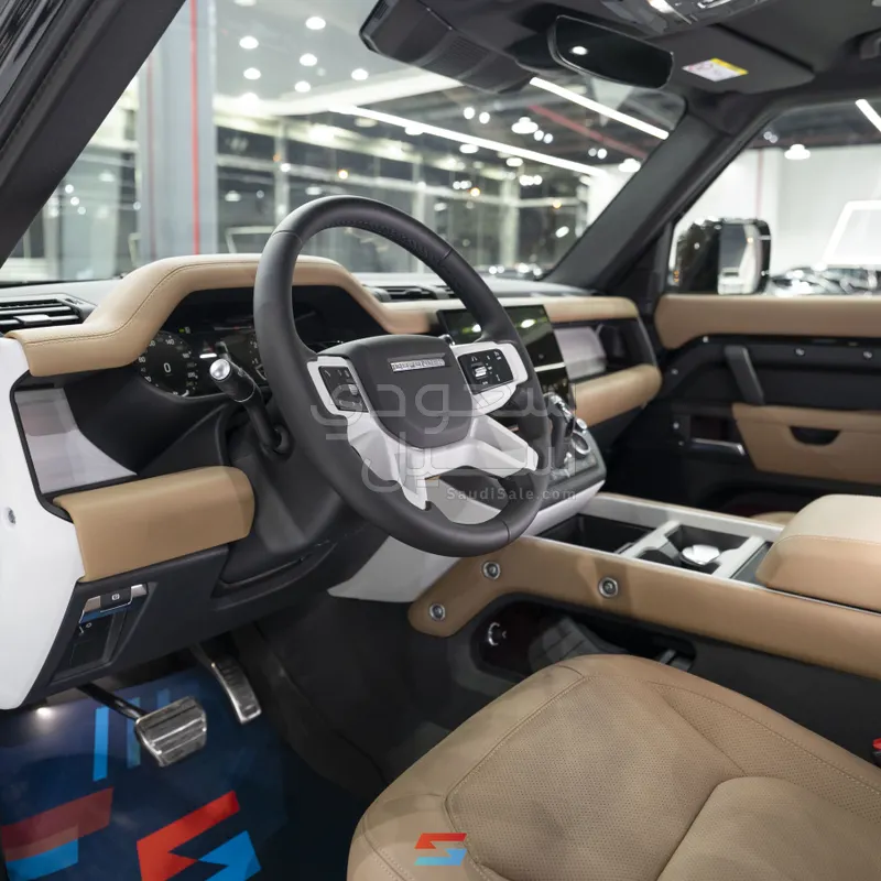 2026 لاند روفر ديفيندر 110