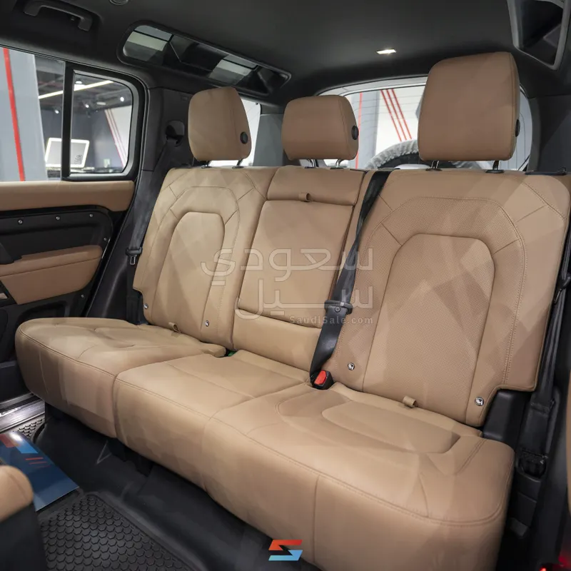 2026 لاند روفر ديفيندر 110