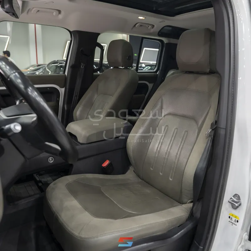 2020 لاند روفر ديفيندر 110