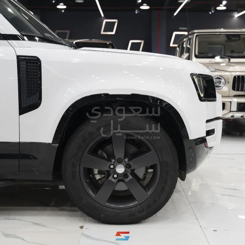 2020 لاند روفر ديفيندر 110