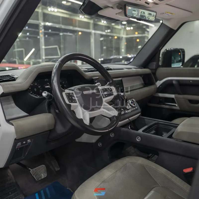 2020 لاند روفر ديفيندر 110