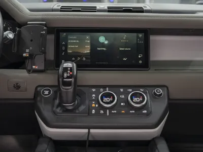 2020 لاند روفر ديفيندر 110