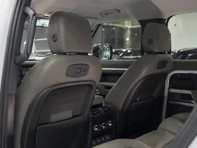 2020 لاند روفر ديفيندر 110