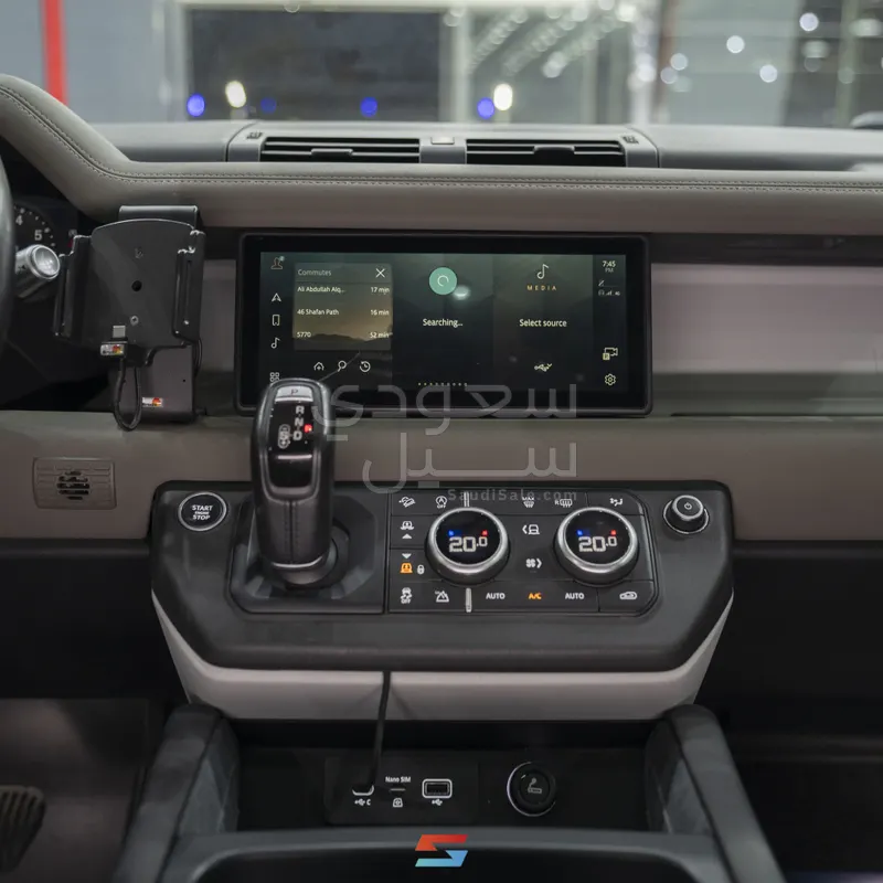 2020 لاند روفر ديفيندر اس اي