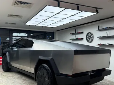 2025 تيسلا سايبر تراك