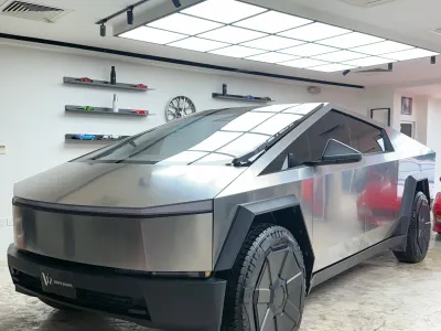 2025 تيسلا سايبر تراك