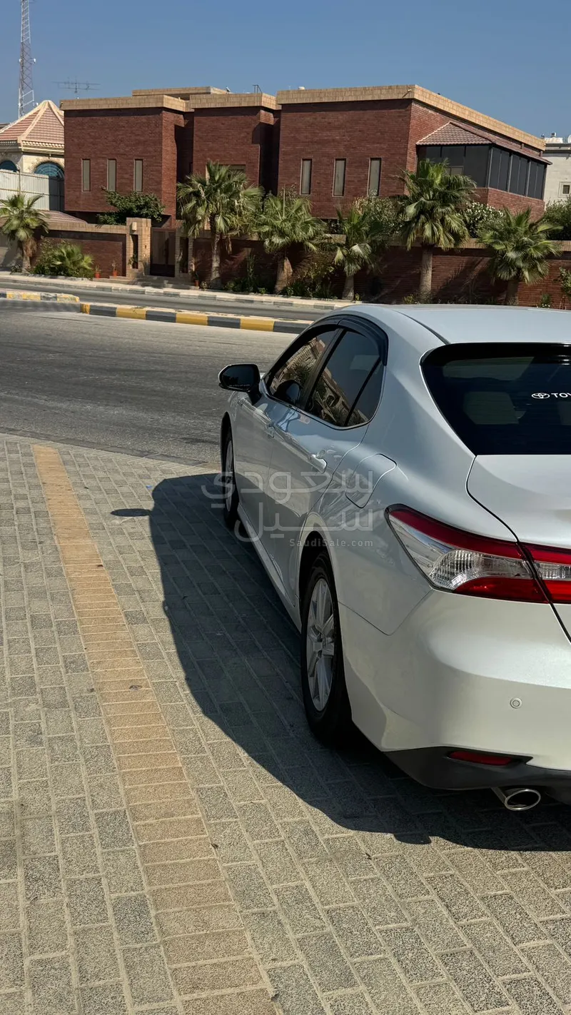 2019 تويوتا كامري ال اي