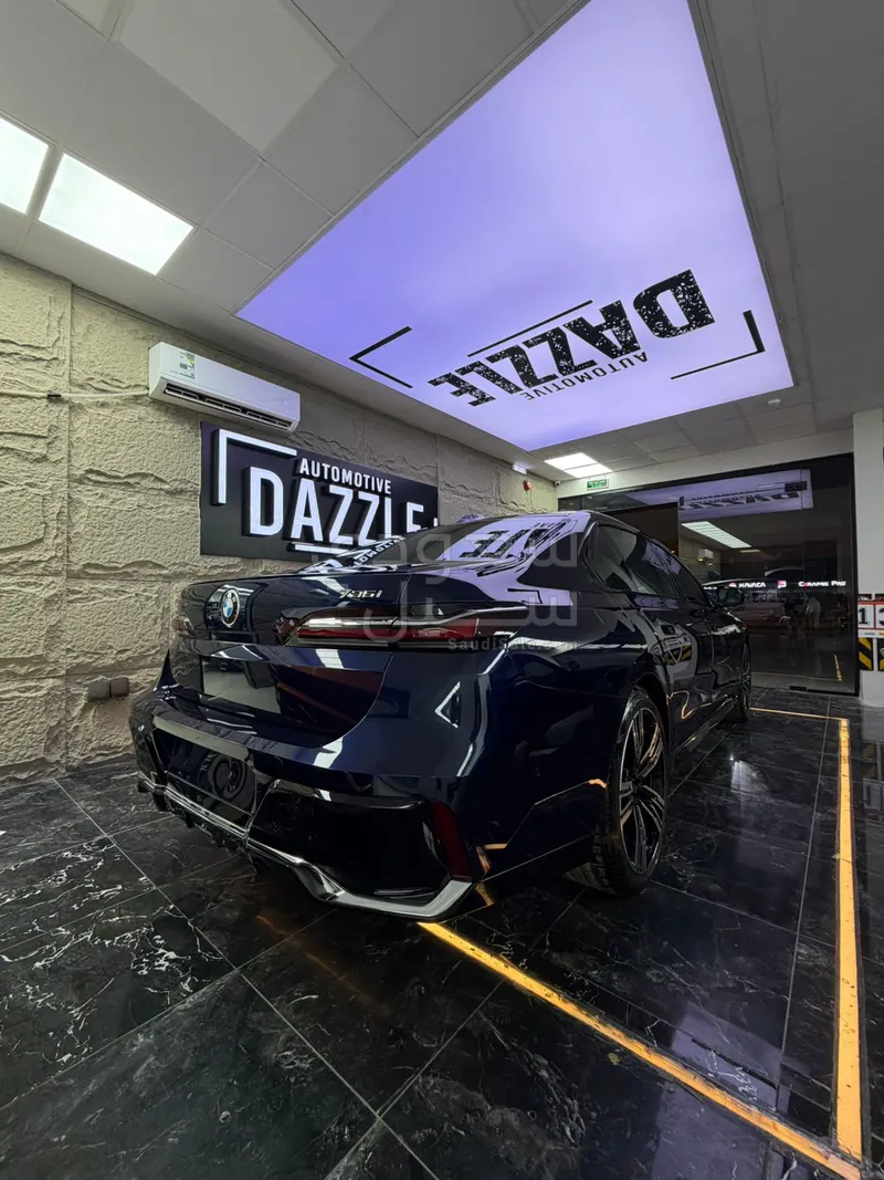 2026 بي ام دبليو الفئة السابعة 735أي