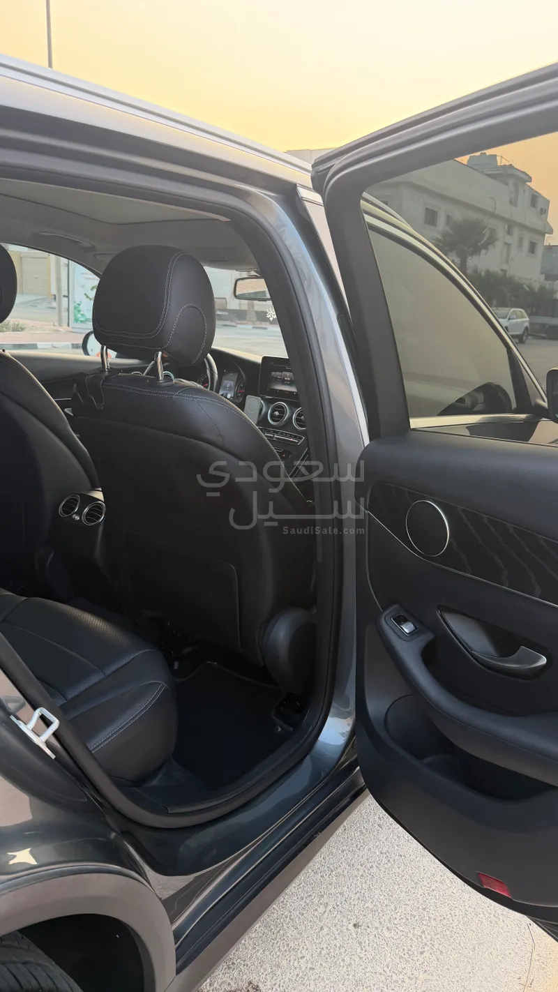 2016 مرسيدس - بنز جي إل سي 300