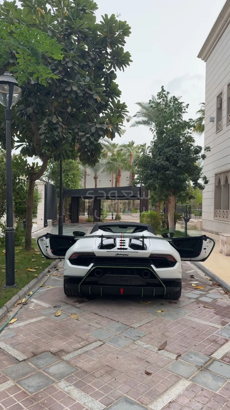 2018 لمبرجيني هوراكان بيرفورمانت