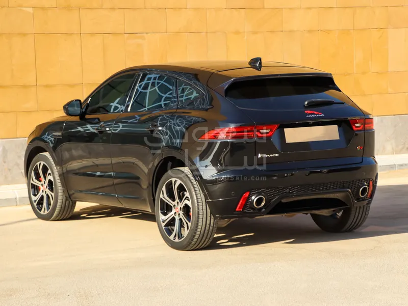 2018 جاكوار اي-بيس