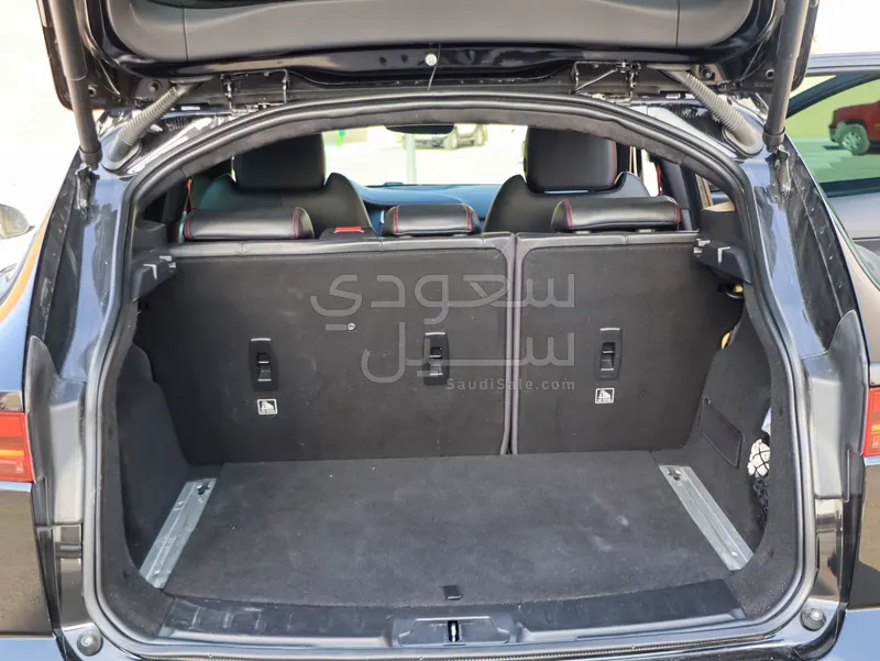 2018 جاكوار اي-بيس