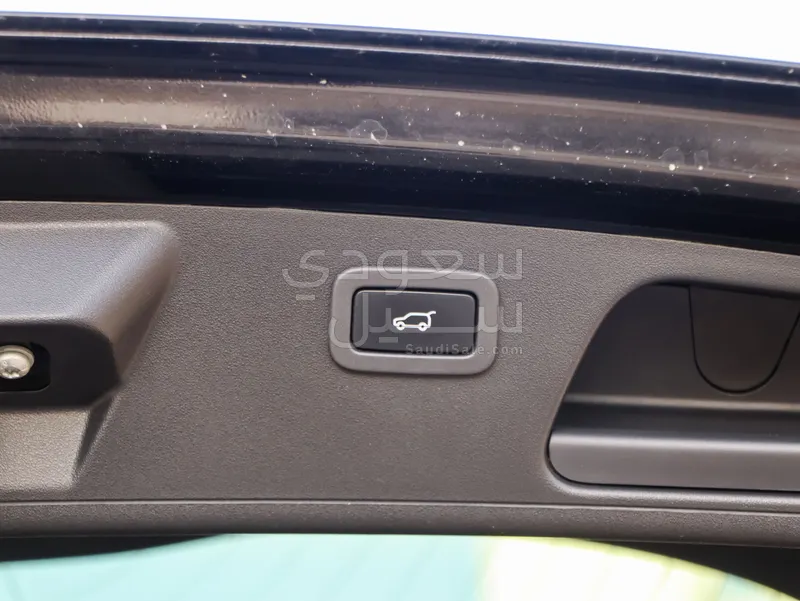 2018 جاكوار اي-بيس