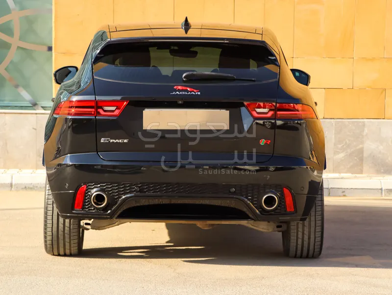 2018 جاكوار اي-بيس