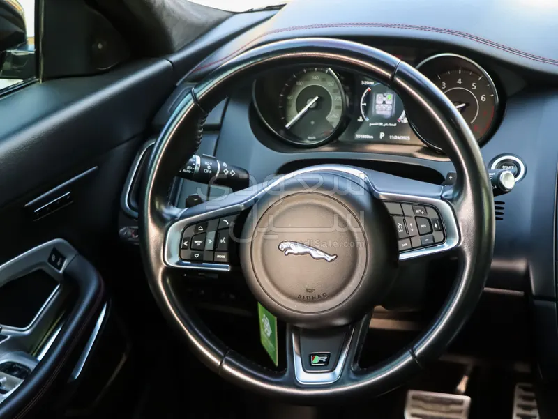 2018 جاكوار اي-بيس