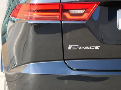 2018 جاكوار اي-بيس