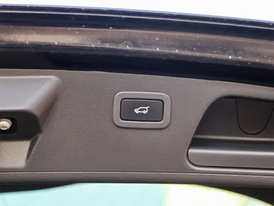 2018 جاكوار اي-بيس