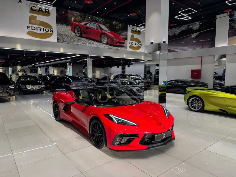 2023 شفروليه كورفيت سي 8