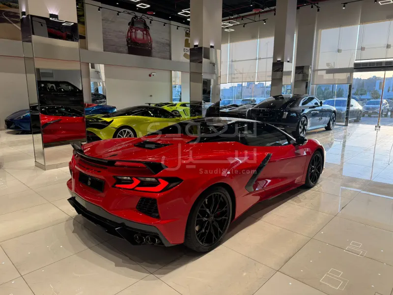 2023 شفروليه كورفيت سي 8