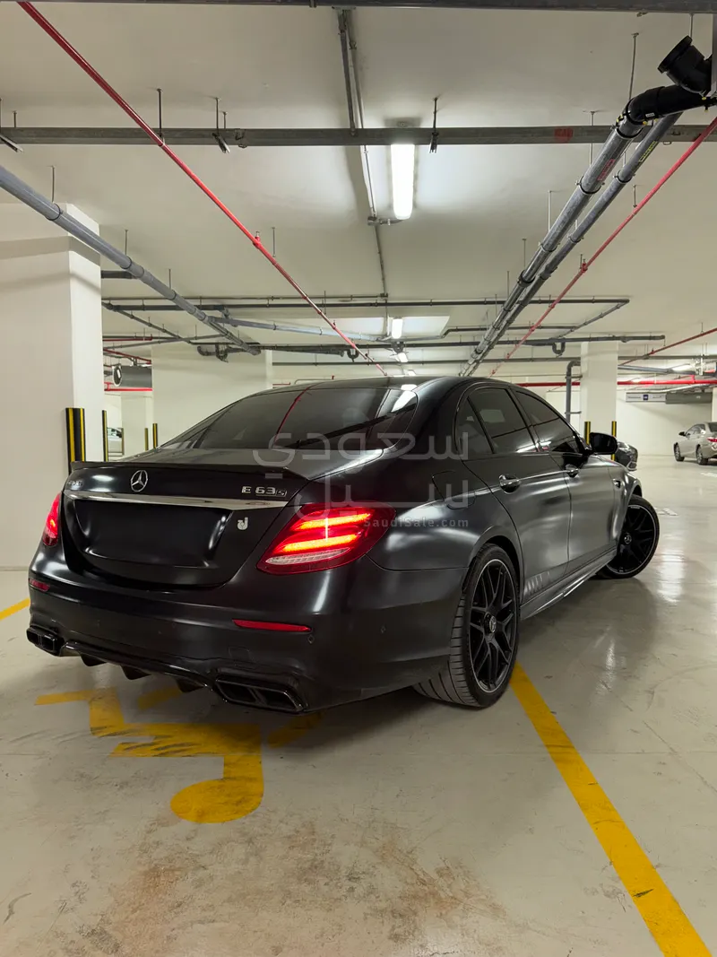 2018 مرسيدس - بنز إي 63إس أي إم جي