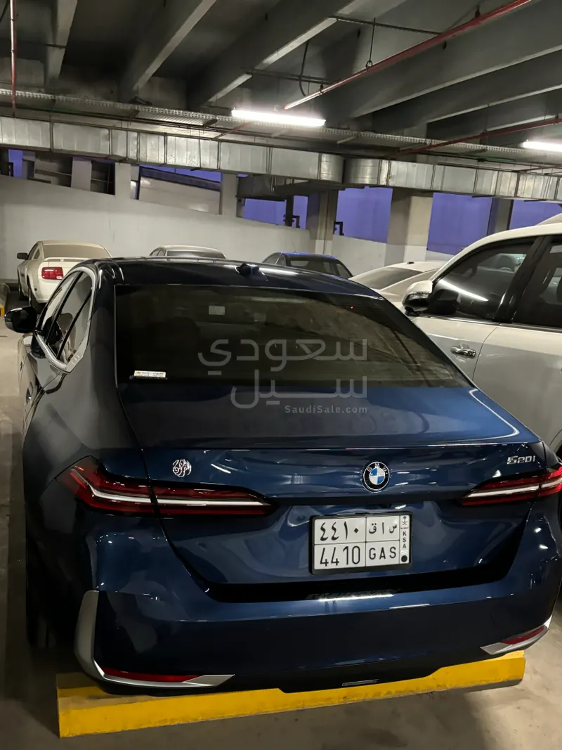 2024 بي ام دبليو الفئة الخامسة 520 أي