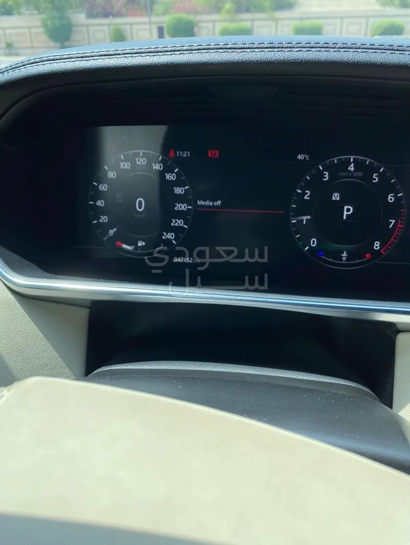 2022 لاند روفر رينج روفر اتش اس اي